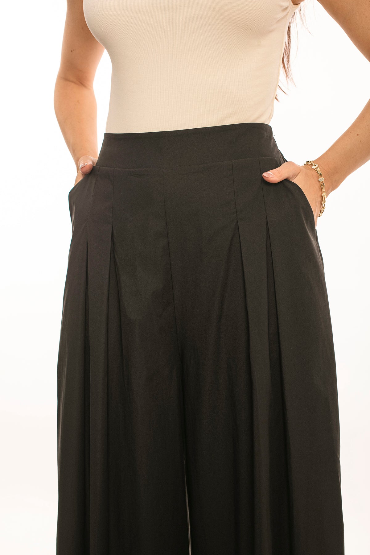 Siyah Pileli Kadın Pantolon